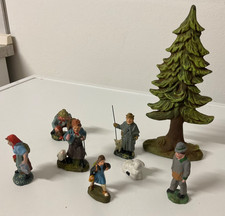 8alte Figuren/Baum für